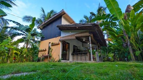 Tropical Haven with Dedicated Office Space in Siargao Condo in General Luna