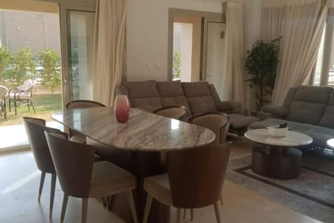 Carrara White 3BR APT W/Garden view and Pool Apartment in Cairo