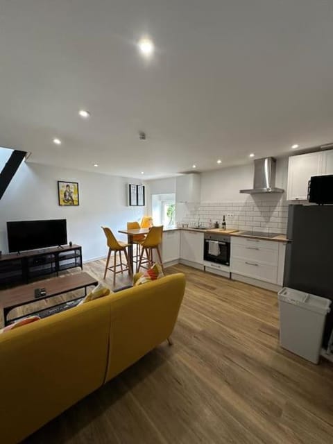 Kitchen or kitchenette, Living room, Photo of the whole room, Seating area