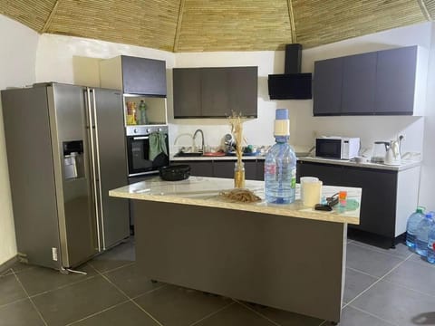 Kitchen or kitchenette, minibar, pet friendly, stove