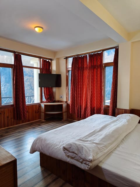 Orchard Retreat Cottages Hotel in Manali