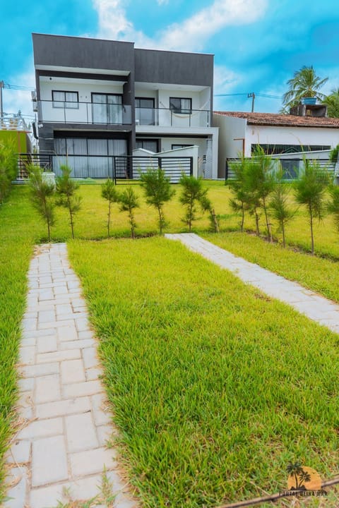 Property building, Garden, Parking