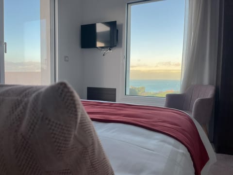 Bed, Photo of the whole room, Sea view