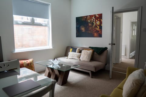 Regent House - Central Coventry 6Bed Retreat, Home Away From Home House in Coventry
