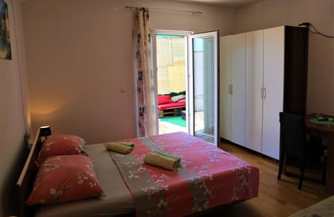 Apartments Muic Condo in Tisno