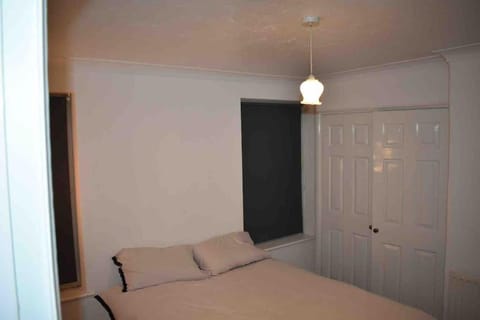 Lovely 3 Bedroom House South Norwood London Casa in Croydon