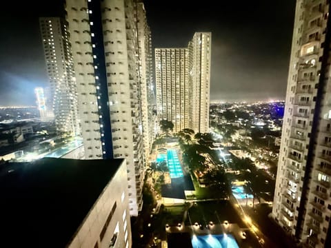 IG Worthy 5 Pools Bathtub PS5 Apartment hotel in Quezon City