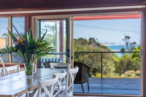Spook's Point - oceanstays Casa in Angourie