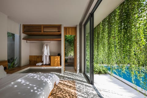 Bedroom, Pool view