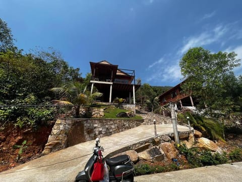 Ong Tuan House ( Mountain House ) Villa in Phu Quoc