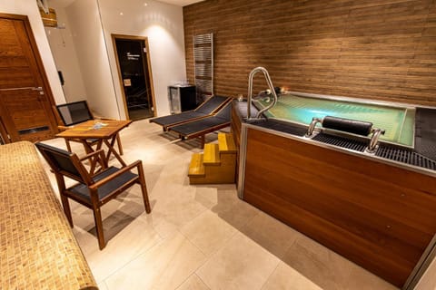 Hot Tub, Sauna, Spa and wellness centre/facilities