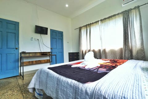 Inviting 3-Bed Apt in Whim Estate- nearScarborough Condo in Western Tobago