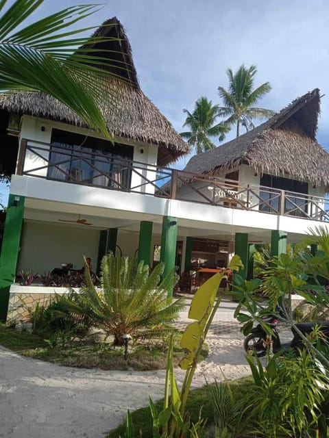 Private Beachfront Villa in Siargao Bed and Breakfast in General Luna