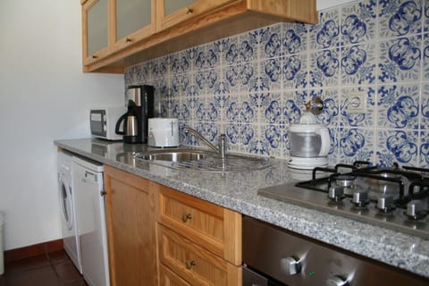 Coffee/tea facilities, Kitchen or kitchenette