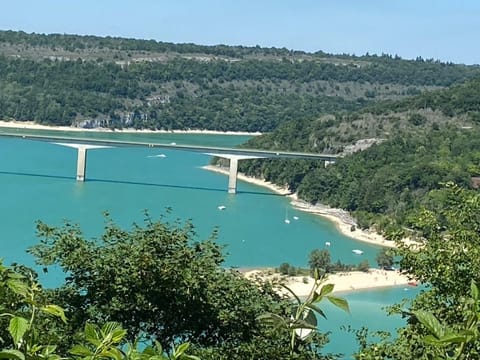 Ange - Wifi, Terrasse, parking à proximité, mon séjour à Arbent Apartment in Oyonnax