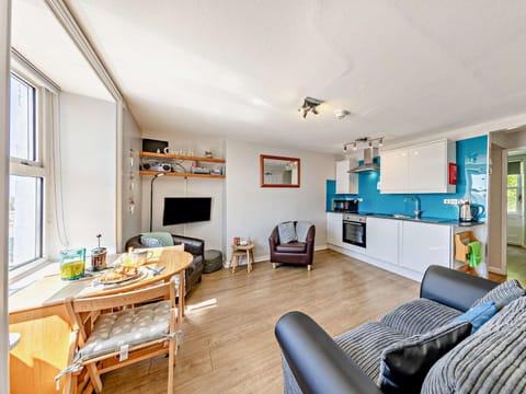 2 Bed in Aberdovey DY044 Apartment in Aberdyfi