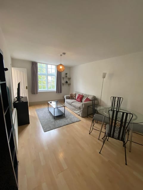 Remarkable 1-Bed Apartment in Putney Village Apartment in London Borough of Richmond upon Thames