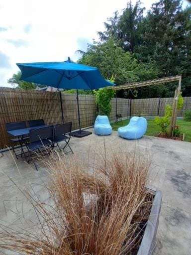 Gîte Les Séquoias avec piscine et sauna à 1h de Paris House in Normandy