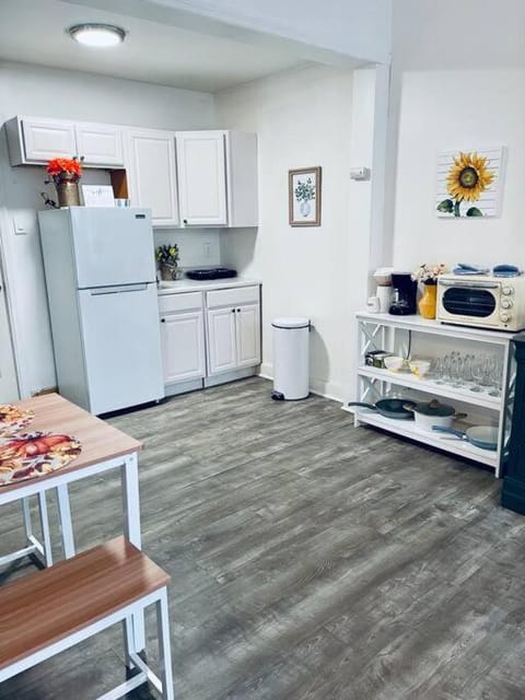 Cozy 1BR with Patio in the Heart of Albany Condo in Albany