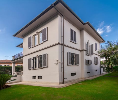 Property building, Garden, Garden view