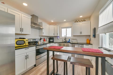 Dog-Friendly Rochester Home about 3 Mi to Downtown! Maison in Brighton