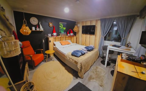 Bed, Photo of the whole room