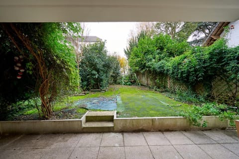 YELLOW House - Terrasse - Proche Paris et transports - Tout équipé Condo in Chelles