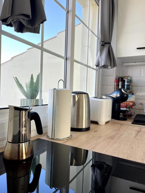 Coffee/tea facilities, toaster, kitchen