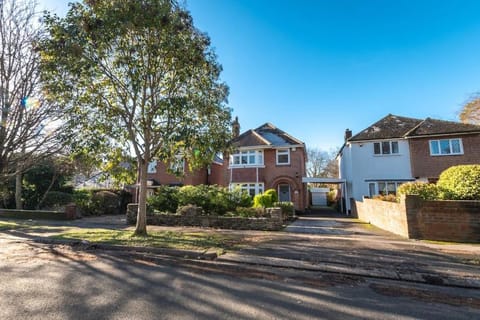 Property building, Neighbourhood