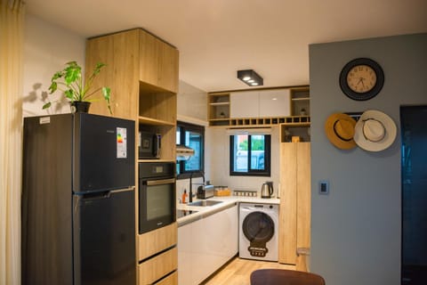 Kitchen or kitchenette, minibar, pet friendly, toaster, washing machine