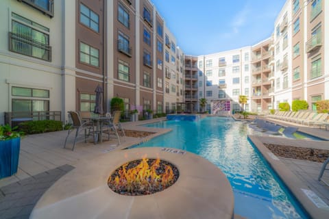 Cs 4150 Centrally Located, Pool, Parking Apartment in Dallas