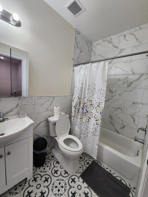 Pleasing 3BR Apt, Mins to NYC Appartement in Kearny