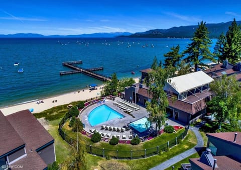 Private beach, Close to ski, Resort Amenities! House in South Lake Tahoe