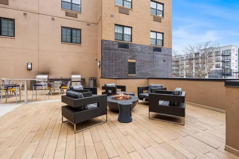 Prime Oasis: 2 Bedroom Gym, Laundry 20 Min to NYC! Condominio in Kearny