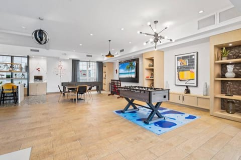 Discover Urban Luxury: Condo Only 20 Min to NYC Copropriété in Kearny