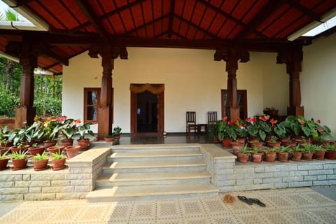 Heritage Homestay - Full House, Estate, Home Food Chalet in Sakleshpur