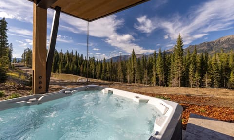 Jack Creek Modern Mountain Retreat House in Big Sky