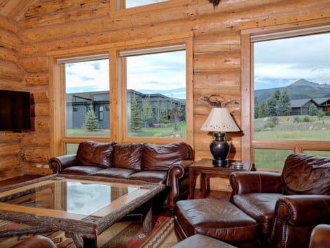 MDW Red Feather Lodge House in Big Sky