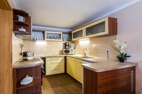 Kitchen or kitchenette, kitchen