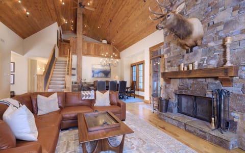 Cowboy Heaven Luxury Suite 2D Apartment in Big Sky