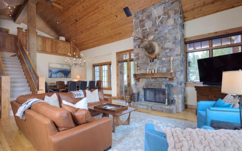 Cowboy Heaven Luxury Suite 2D Apartment in Big Sky