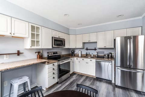 Charlestown 2br w in-unit wd close to dining BOS-962 Copropriété in Charlestown