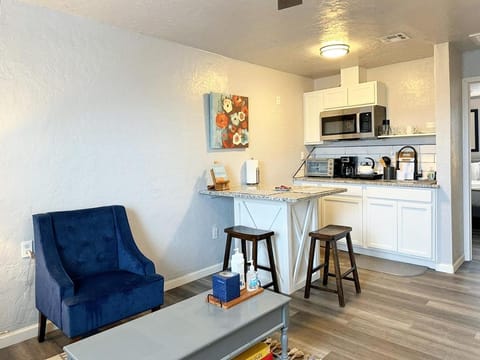 Affordable Studio With Kitchenette Smart Tv 32b Casa in Oklahoma City