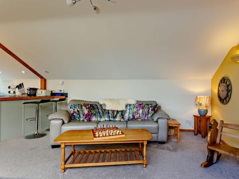 2 Bed in Axminster 45096 House in East Devon District