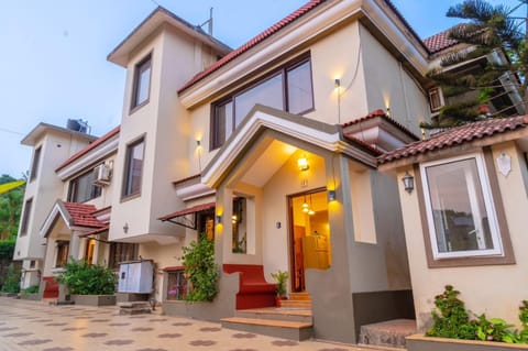 4bhk pvt villa candolim with pool Apartment in Calangute