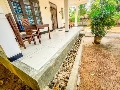 Garden, Dining area