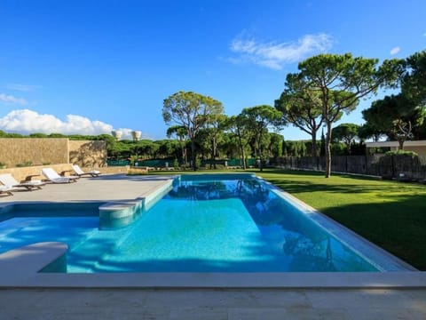 Contemporary Vilamoura Villa - Stunning Open Plan Design - Villa Azure Elegance - Large Private Pool Villa in Olhos de Água