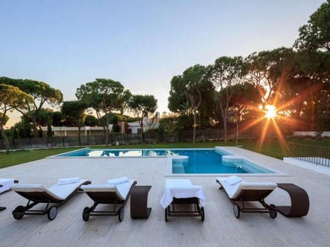 Contemporary Vilamoura Villa - Stunning Open Plan Design - Villa Azure Elegance - Large Private Pool Villa in Olhos de Água