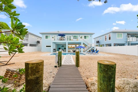 Property building, Day, Children play ground, Pool view, Swimming pool, sunbed