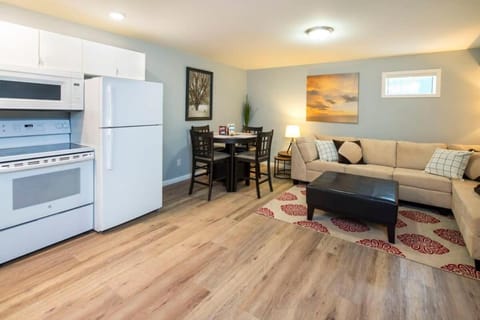 NN - The Mack - Crestview 1-bed 1-bath House in Whitehorse